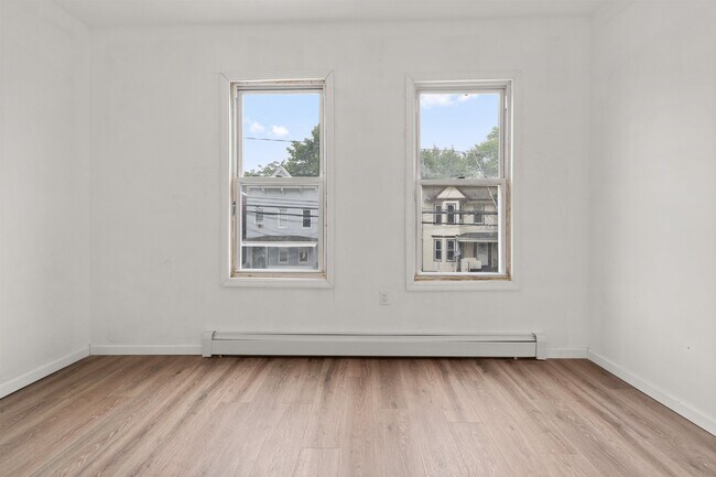 Building Photo - 94 Stevens Ave