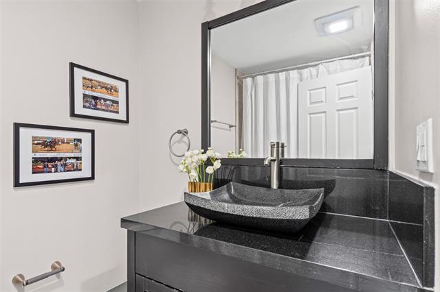 Building Photo - 3030 McKinney Ave