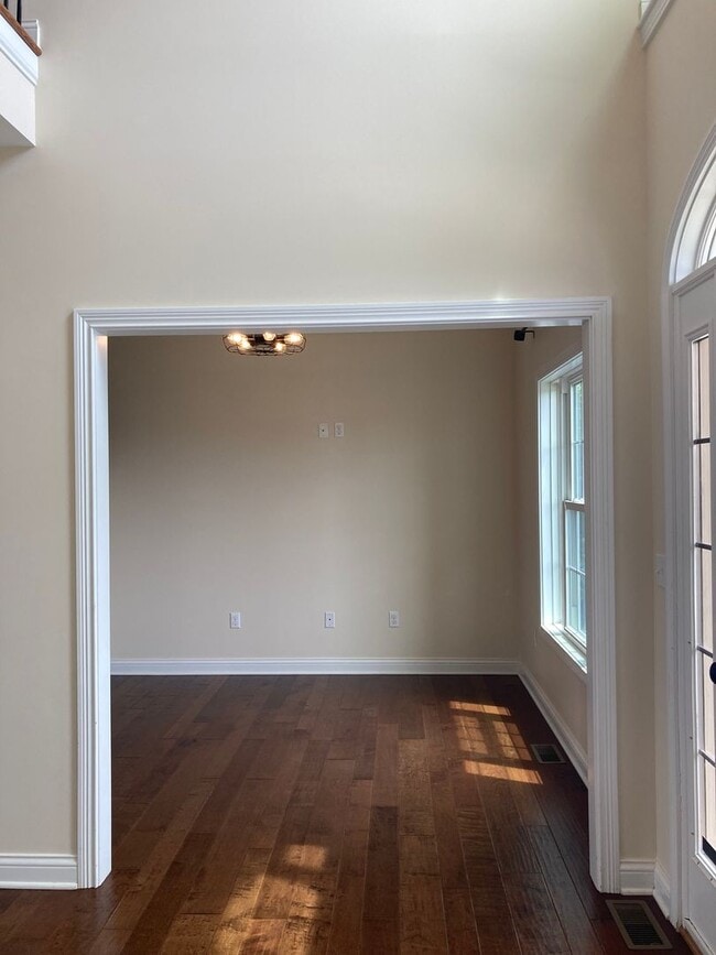 Building Photo - 108 Carriage Hills Ln