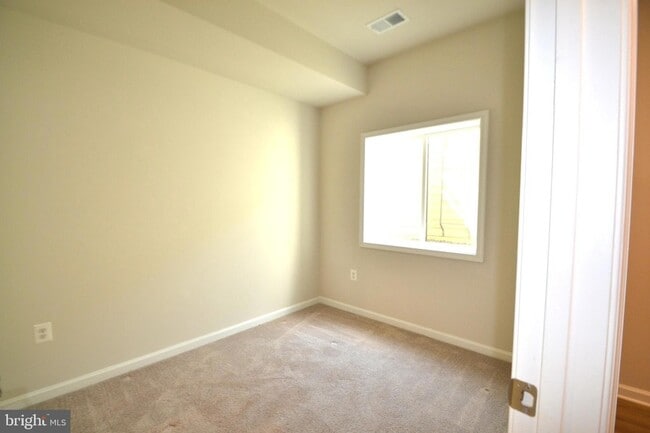 Building Photo - 1318 Trestle Dr
