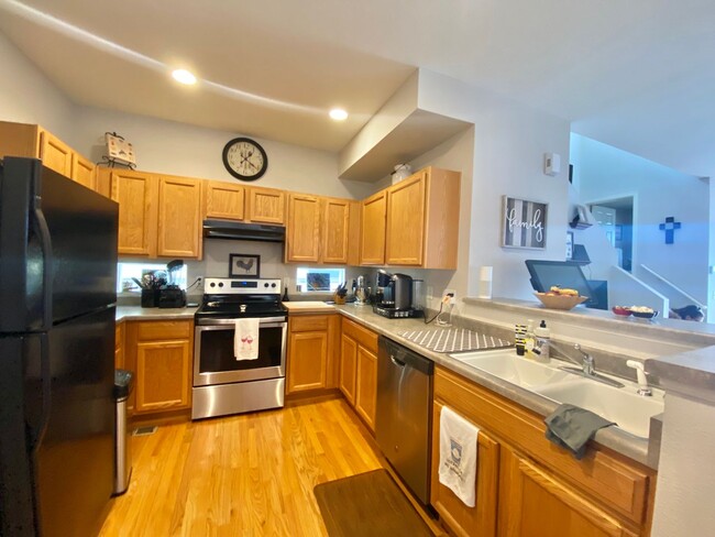 Building Photo - Central Park Home For Rent