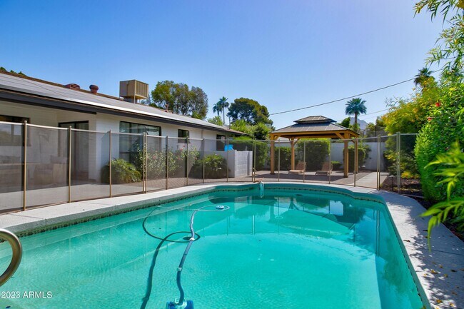 Building Photo - 1201 E Northview Ave