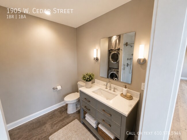 Building Photo - 1905 W Cedar St