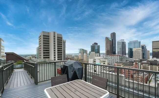 Building Photo - 1 Bed, 1 Bath Condo in First Hill, Steps to Virginia Mason & Swedish Hospital