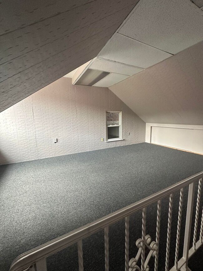 Building Photo - 3 bed, 1 bath apartment in lansfod