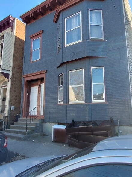 Primary Photo - 653 State St