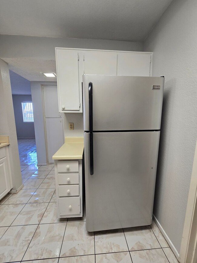 Building Photo - A Fabulous 2 Bed, 2 Bath, 1 Car Attached G...