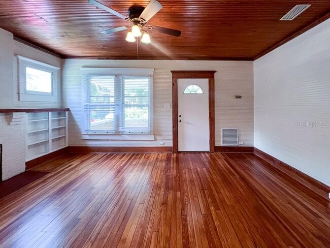 Building Photo - 115 NW 7th Terrace