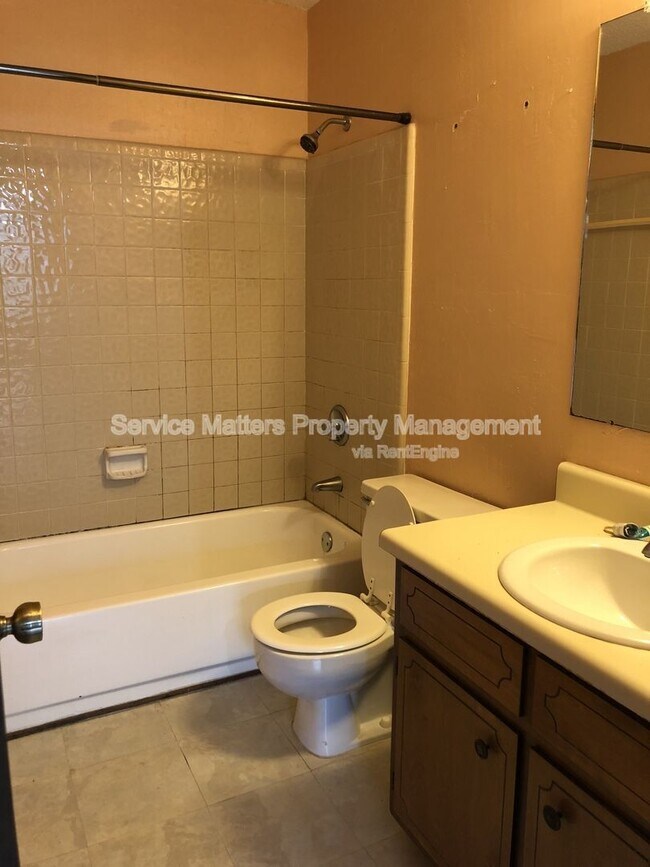 Building Photo - 1111 Bloodworth Ln