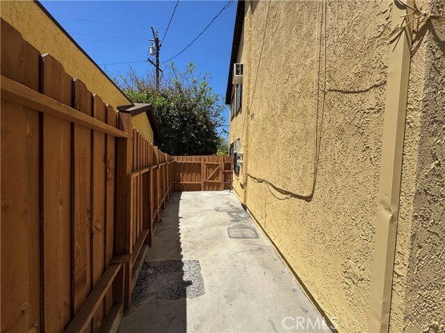 Building Photo - 1112 W Garvey Ave