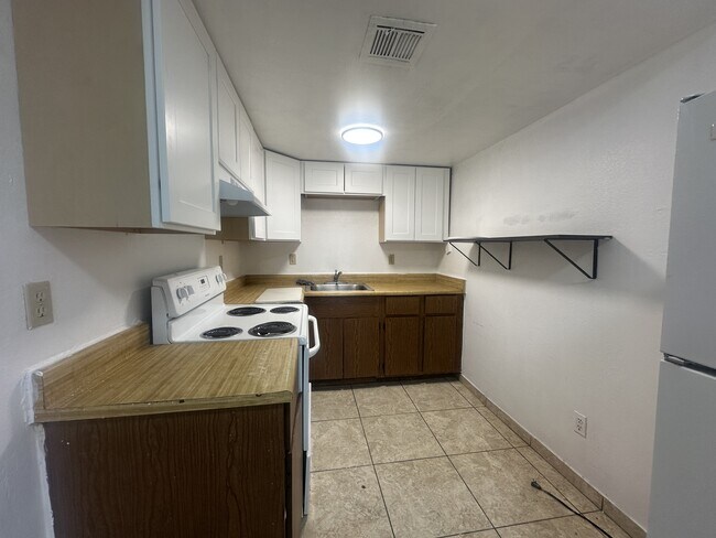 Building Photo - 4707 Cessna Ave