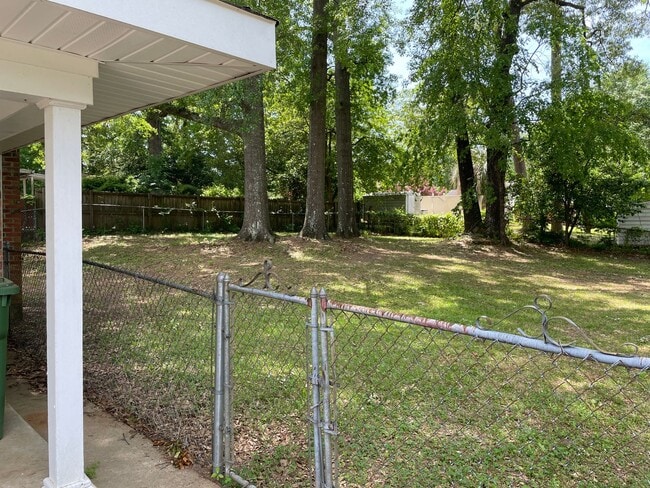 Building Photo - 688 Joryne Dr