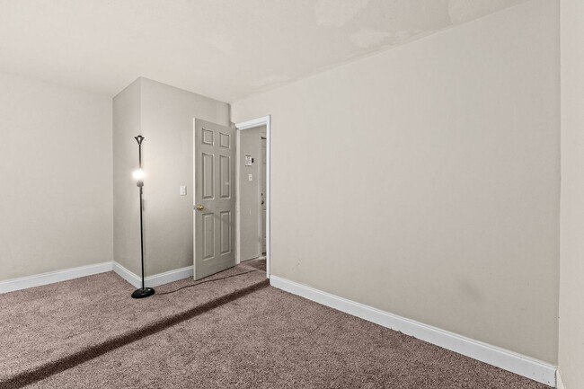 Building Photo - 2319 Schwald Rd