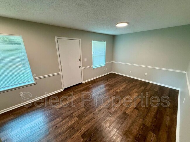 Building Photo - 2015 Stonemill Dr