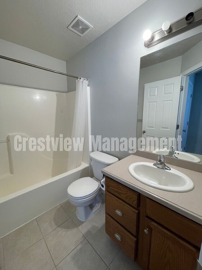 Building Photo - Charming 3-Bedroom Townhome with Garage in Sandy