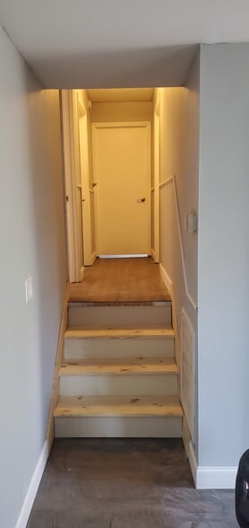 New stairs - 2526 Standifer Hills Dr