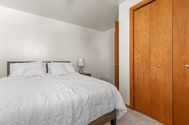 Building Photo - 1893 N Margaret St