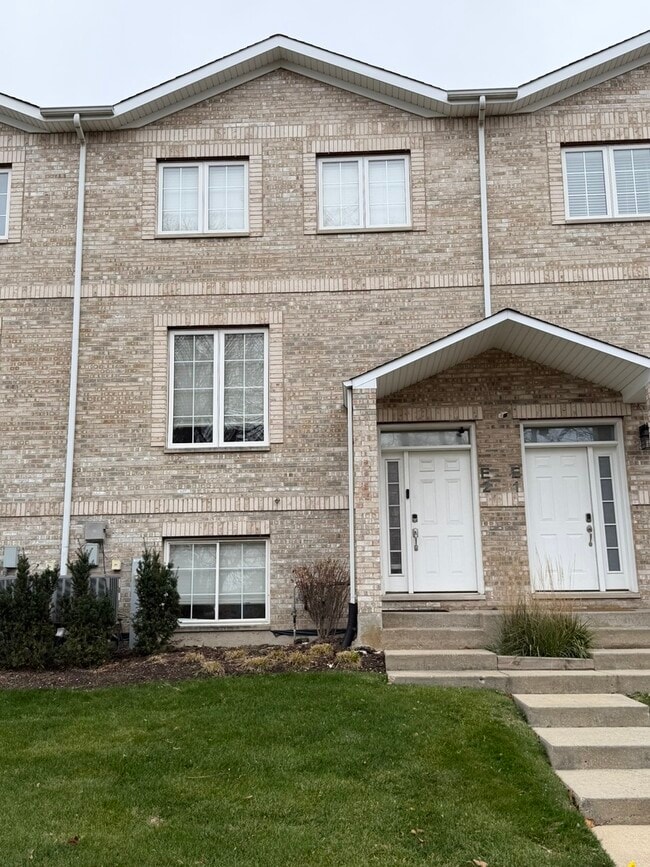 Primary Photo - 183 N Des Plaines River Rd