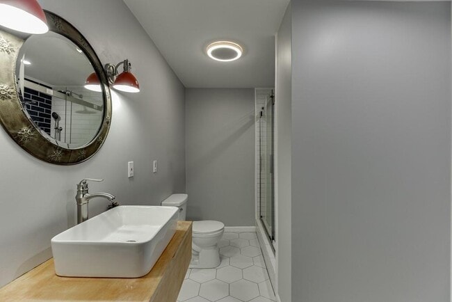 Building Photo - 6925 Fellowship Ln