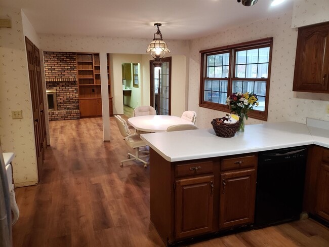 Building Photo - 7620 Westchester Dr