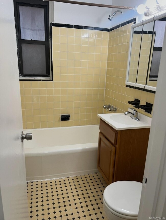 Building Photo - 89-20 55th Ave