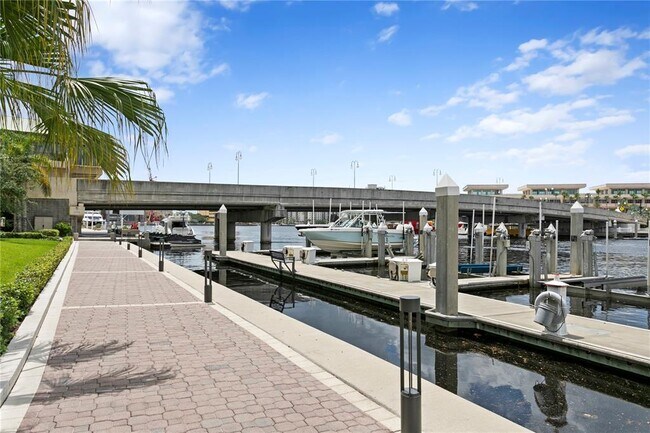 Building Photo - 700 S Harbour Island Blvd