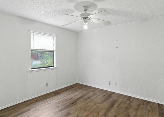 Building Photo - 600 N Cunningham St