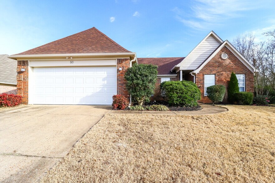 Primary Photo - 50 Lakewood Dr