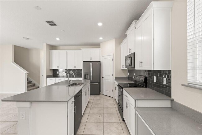 Building Photo - 9131 Cut Shot Dr