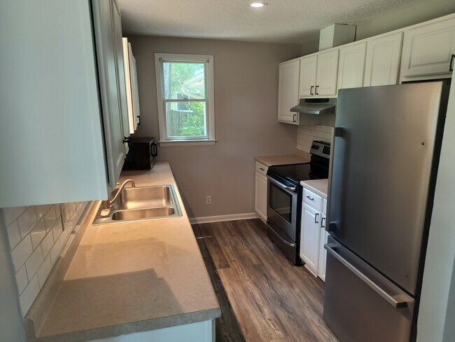 Building Photo - 504 Clyde Dr