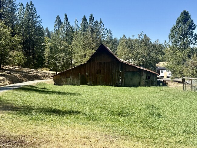 Building Photo - 12392 Bitney Springs Rd