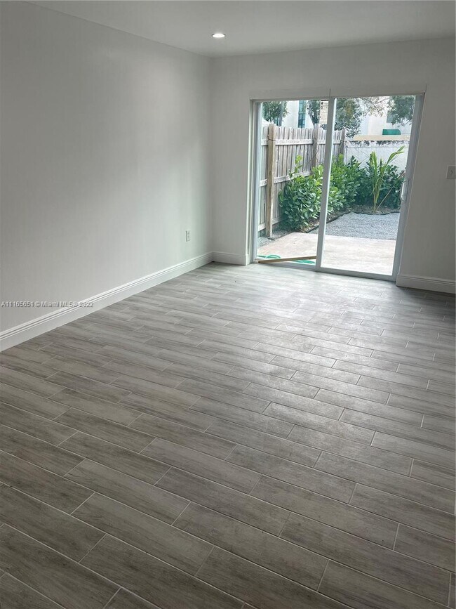 Building Photo - 2050 SW 122nd Ave