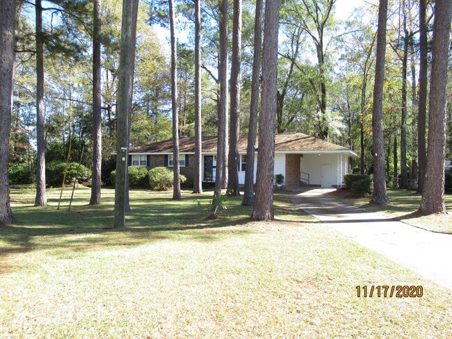 Building Photo - 523 Colonial Dr