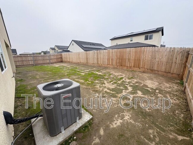 Building Photo - 1946 E School Ave