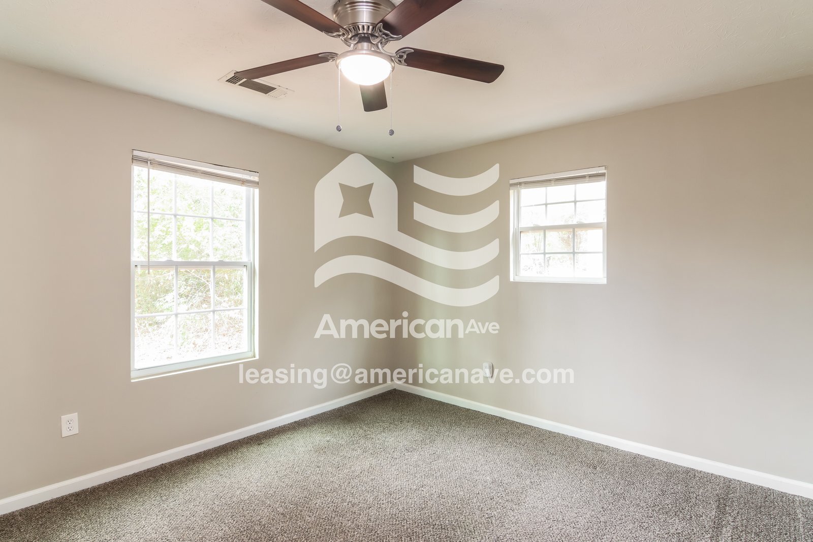 Building Photo - 1544 Holland Ave