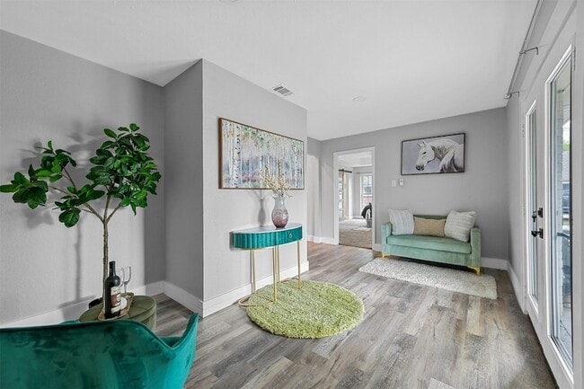 Building Photo - 303 Riva Ridge