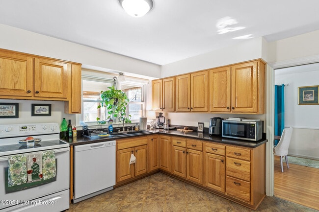 Building Photo - 704 Indian Ridge Rd