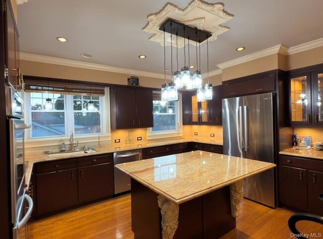 Building Photo - 21 Richman Ave