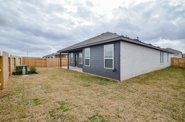 Building Photo - 26506 Coast Redwood Dr