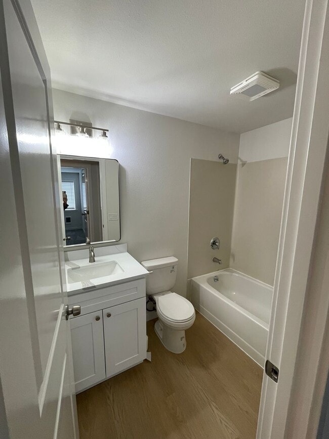Building Photo - Updated 3-Bedroom Home in Bluegrass Commun...