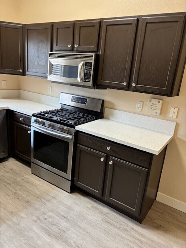 Building Photo - BEAUTIFUL SPACIOUS TOP FLOOR 2 BEDROOM & 2 FULL BATHROOM CONDO IN THE SOUTHWEST