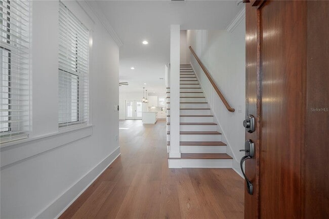 Building Photo - 807 E Ida St