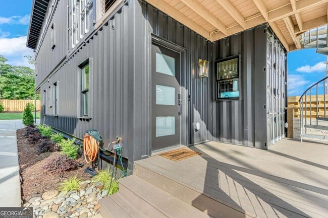 Building Photo - 775 Bradford St NW