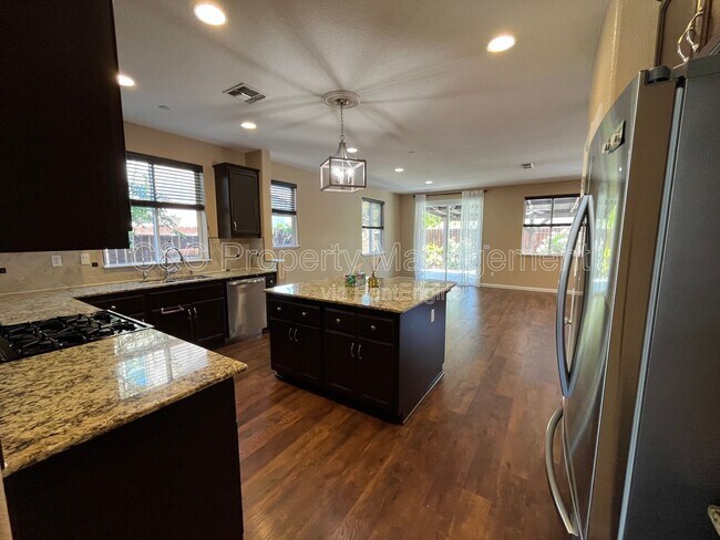 Building Photo - 440 Red Lion Way