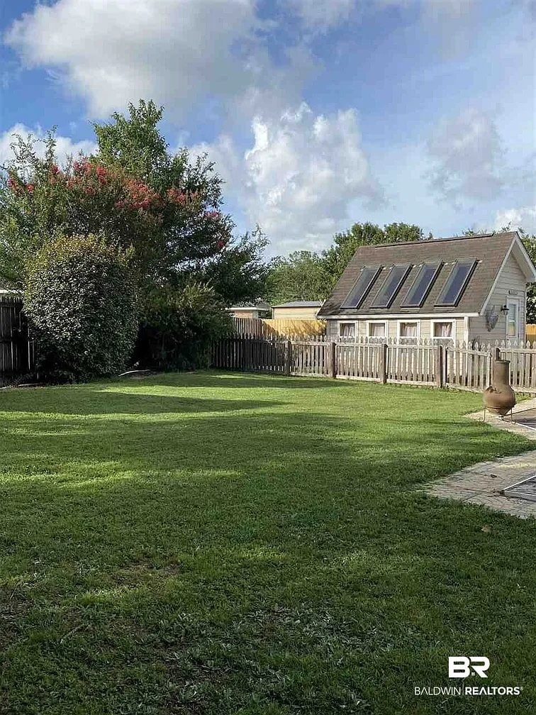 Building Photo - 106 Riveroaks Dr