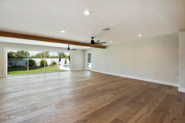 Building Photo - 3318 E Onyx Ave