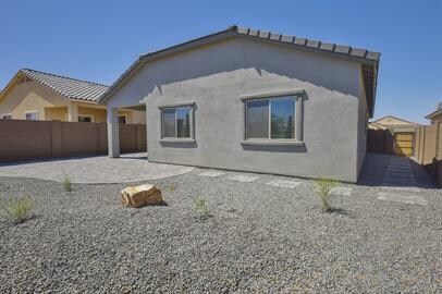 Building Photo - Rancho Sahuarita newer home!!