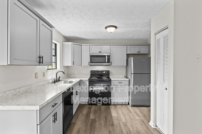 Building Photo - 3609 Sundart Dr