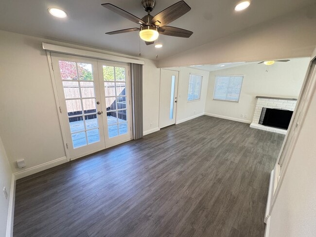 Building Photo - 253 Ogle St