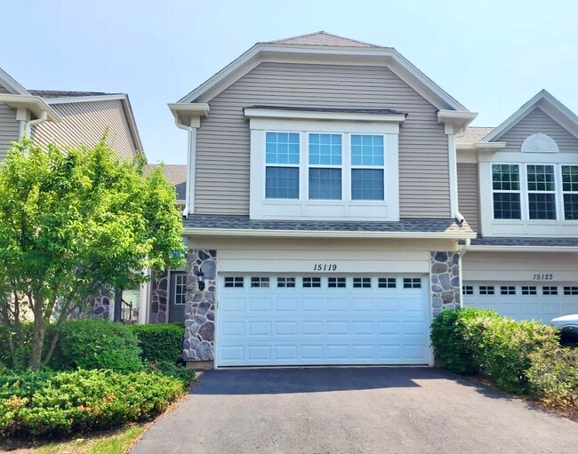 Primary Photo - 15119 Laurel Ln